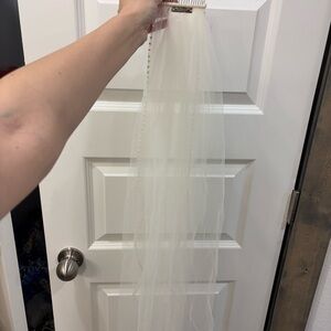 Bling! Elegant White pearl Bridal Veil with Comb